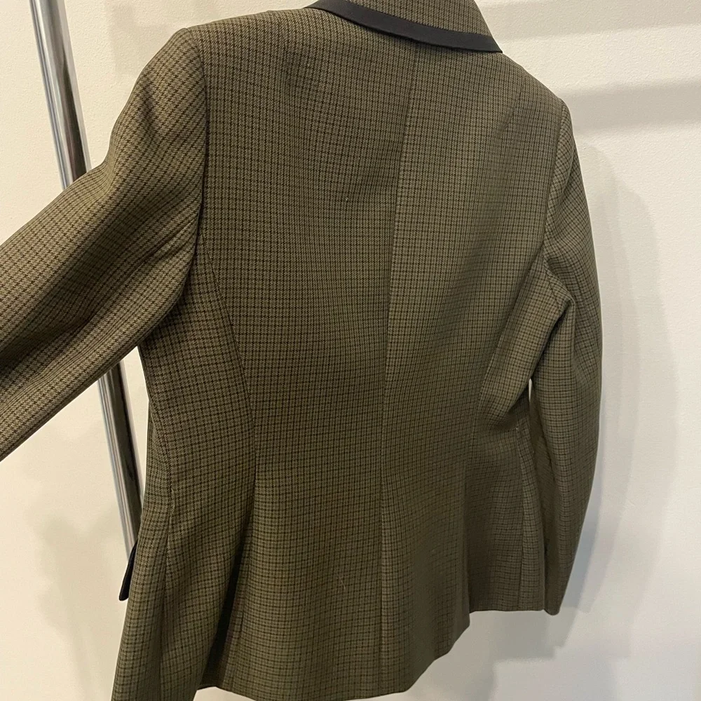 Ladies Suit Jacket - Picture 2 of 3